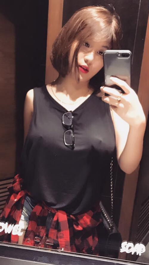 九游下载安装-高空绳索攀爬比赛，考验勇气与体能的极致运动，高空绳索攀爬项目